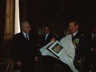 Il Presidente della Repubblica Francesco Cossiga riceve il Generale di Squadra Aerea Stelio Nardini, nuovo Capo di Stato maggiore dell'Aeronautica