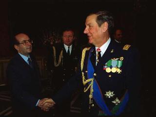 Il Presidente della Repubblica Francesco Cossiga riceve il Generale di Squadra Aerea Stelio Nardini, nuovo Capo di Stato maggiore dell'Aeronautica