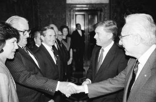 Incontro del Presidente della Repubblica Francesco Cossiga con il Vice Presidente degli USA Dan Quayle e la signora Quayle, e successiva udienza con gli esponenti della Fondazione Eisenhower