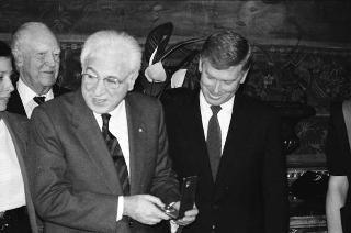 Incontro del Presidente della Repubblica Francesco Cossiga con il Vice Presidente degli USA Dan Quayle e la signora Quayle, e successiva udienza con gli esponenti della Fondazione Eisenhower