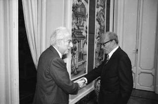 Il Presidente della Repubblica Francesco Cossiga riceve Matteo Matteotti, presidente dell'Istituto di Studi sociali "Giuseppe Saragat", con Giovanni Ferro, autore del saggio Massarenti il riformista e Piero della Croce, per presentare l'opera