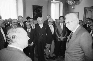 Il Presidente della Repubblica Francesco Cossiga riceve in udienza Pasquale Bandiera, presidente della Lega italiana della Federazione internazionale dei diritti dell'uomo, con i componenti del Comitato centrale