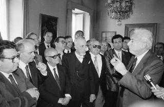 Il Presidente della Repubblica Francesco Cossiga riceve in udienza Pasquale Bandiera, presidente della Lega italiana della Federazione internazionale dei diritti dell'uomo, con i componenti del Comitato centrale