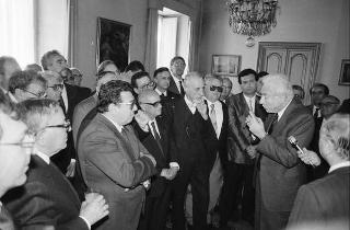 Il Presidente della Repubblica Francesco Cossiga riceve in udienza Pasquale Bandiera, presidente della Lega italiana della Federazione internazionale dei diritti dell'uomo, con i componenti del Comitato centrale