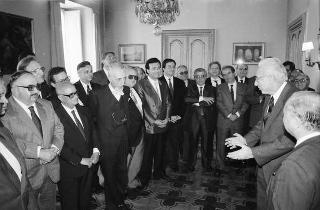 Il Presidente della Repubblica Francesco Cossiga riceve in udienza Pasquale Bandiera, presidente della Lega italiana della Federazione internazionale dei diritti dell'uomo, con i componenti del Comitato centrale