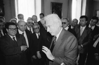 Il Presidente della Repubblica Francesco Cossiga riceve in udienza Pasquale Bandiera, presidente della Lega italiana della Federazione internazionale dei diritti dell'uomo, con i componenti del Comitato centrale