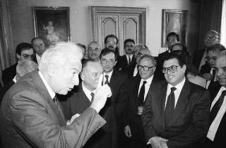 Il Presidente della Repubblica Francesco Cossiga riceve in udienza Pasquale Bandiera, presidente della Lega italiana della Federazione internazionale dei diritti dell'uomo, con i componenti del Comitato centrale