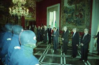 Il Presidente della Repubblica Francesco Cossiga riceve l'on. Gian Carlo Ruffino, sottosegretario di Stato all'Interno, con Vincenzo Parisi, capo della Polizia, e una delegazione di agenti del NOCS