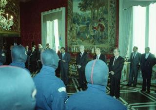 Il Presidente della Repubblica Francesco Cossiga riceve l'on. Gian Carlo Ruffino, sottosegretario di Stato all'Interno, con Vincenzo Parisi, capo della Polizia, e una delegazione di agenti del NOCS