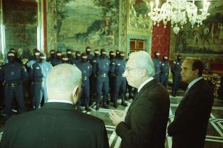 Il Presidente della Repubblica Francesco Cossiga riceve l'on. Gian Carlo Ruffino, sottosegretario di Stato all'Interno, con Vincenzo Parisi, capo della Polizia, e una delegazione di agenti del NOCS