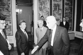Incontro del Presidente della Repubblica Francesco Cossiga con Mons. Giovanni Saldarini, arcivescovo di Torino e una delegazione dell'Arcidiocesi