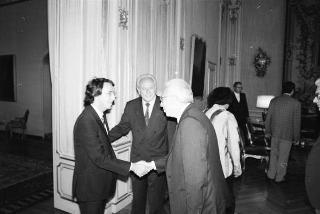 Incontro del Presidente della Repubblica Francesco Cossiga con Erich B. Kusch, presidente della Federazione della stampa estera in Italia, con i componenti del nuovo Consiglio direttivo