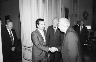 Incontro del Presidente della Repubblica Francesco Cossiga con Erich B. Kusch, presidente della Federazione della stampa estera in Italia, con i componenti del nuovo Consiglio direttivo