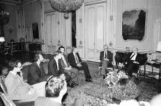 Incontro del Presidente della Repubblica Francesco Cossiga con Erich B. Kusch, presidente della Federazione della stampa estera in Italia, con i componenti del nuovo Consiglio direttivo