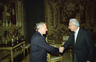 Il Presidente della Repubblica Francesco Cossiga riceve in udienza il dott. Vittorio Emiliani e il prof. Andrea Emiliani