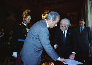 Cerimonia di consegna del nuovo Stendardo Presidenziale al Comando Carabinieri Guardie del Presidente della Repubblica