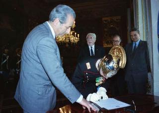 Cerimonia di consegna del nuovo Stendardo Presidenziale al Comando Carabinieri Guardie del Presidente della Repubblica