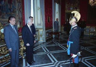 Cerimonia di consegna del nuovo Stendardo Presidenziale al Comando Carabinieri Guardie del Presidente della Repubblica