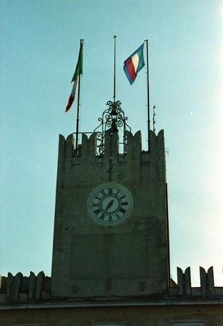 Cerimonia di consegna del nuovo Stendardo Presidenziale al Comando Carabinieri Guardie del Presidente della Repubblica