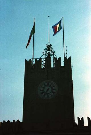 Cerimonia di consegna del nuovo Stendardo Presidenziale al Comando Carabinieri Guardie del Presidente della Repubblica