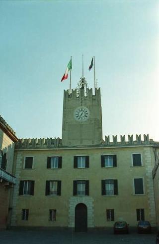 Cerimonia di consegna del nuovo Stendardo Presidenziale al Comando Carabinieri Guardie del Presidente della Repubblica