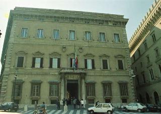 Cerimonia di consegna del nuovo Stendardo Presidenziale al Comando Carabinieri Guardie del Presidente della Repubblica