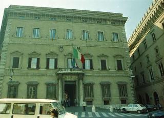 Cerimonia di consegna del nuovo Stendardo Presidenziale al Comando Carabinieri Guardie del Presidente della Repubblica