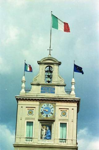 Cerimonia di consegna del nuovo Stendardo Presidenziale al Comando Carabinieri Guardie del Presidente della Repubblica