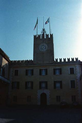 Cerimonia di consegna del nuovo Stendardo Presidenziale al Comando Carabinieri Guardie del Presidente della Repubblica