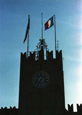Cerimonia di consegna del nuovo Stendardo Presidenziale al Comando Carabinieri Guardie del Presidente della Repubblica