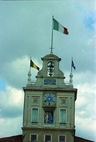 Cerimonia di consegna del nuovo Stendardo Presidenziale al Comando Carabinieri Guardie del Presidente della Repubblica