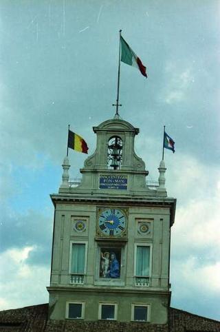 Cerimonia di consegna del nuovo Stendardo Presidenziale al Comando Carabinieri Guardie del Presidente della Repubblica