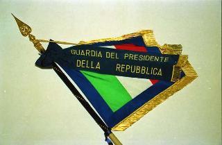 Cerimonia di consegna del nuovo Stendardo Presidenziale al Comando Carabinieri Guardie del Presidente della Repubblica