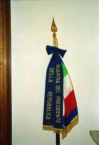 Cerimonia di consegna del nuovo Stendardo Presidenziale al Comando Carabinieri Guardie del Presidente della Repubblica