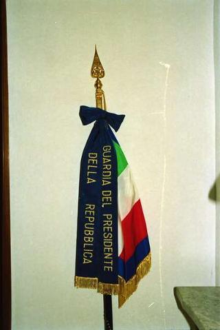 Cerimonia di consegna del nuovo Stendardo Presidenziale al Comando Carabinieri Guardie del Presidente della Repubblica