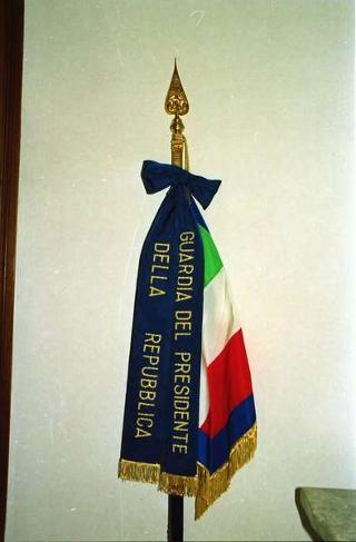 Cerimonia di consegna del nuovo Stendardo Presidenziale al Comando Carabinieri Guardie del Presidente della Repubblica