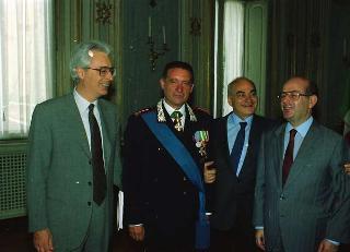 Il Presidente della Repubblica Francesco Cossiga riceve la visita di congedo il Colonnello Luigi Magliuolo