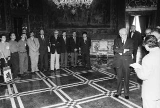 Incontro del Presidente della Repubblica Francesco Cossiga con l'on. Francesco De Lorenzo, ministro della Sanità, gli organizzatori e i collaboratori del Giffoni Film Festival, per la consegna al Presidente della Repubblica del Premio "François Truffaut"