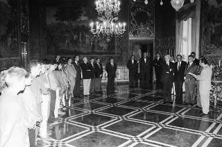 Incontro del Presidente della Repubblica Francesco Cossiga con l'on. Francesco De Lorenzo, ministro della Sanità, gli organizzatori e i collaboratori del Giffoni Film Festival, per la consegna al Presidente della Repubblica del Premio "François Truffaut"