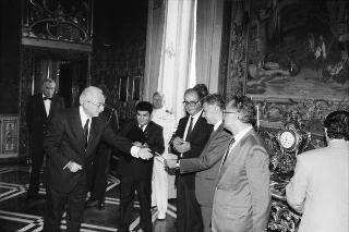 Incontro del Presidente della Repubblica Francesco Cossiga con l'on. Francesco De Lorenzo, ministro della Sanità, gli organizzatori e i collaboratori del Giffoni Film Festival, per la consegna al Presidente della Repubblica del Premio "François Truffaut"