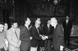 Incontro del Presidente della Repubblica Francesco Cossiga con l'on. Francesco De Lorenzo, ministro della Sanità, gli organizzatori e i collaboratori del Giffoni Film Festival, per la consegna al Presidente della Repubblica del Premio "François Truffaut"