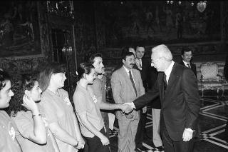 Incontro del Presidente della Repubblica Francesco Cossiga con l'on. Francesco De Lorenzo, ministro della Sanità, gli organizzatori e i collaboratori del Giffoni Film Festival, per la consegna al Presidente della Repubblica del Premio "François Truffaut"