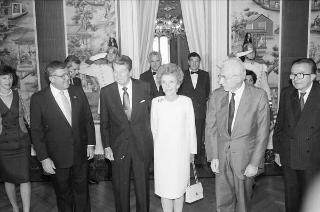 Incontro e successiva colazione con l'ex Presidente degli Stati uniti d'America, Ronald Reagan e signora