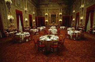 Pranzo in onore di una rappresentanza di partecipanti all'VIII Assemblea generale ordinaria del Sinodo dei Vescovi