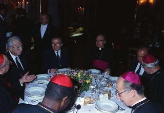 Pranzo in onore di una rappresentanza di partecipanti all'VIII Assemblea generale ordinaria del Sinodo dei Vescovi