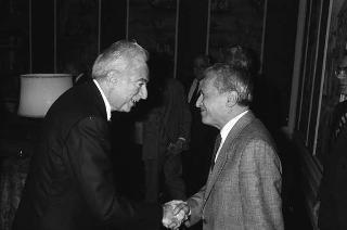 Il Presidente della Repubblica Francesco Cossiga riceve l'on.Virginio Rognoni, ministro della difesa, con Mario Tassone, presidente del Comitato di parlamentari per l'innovazione tecnologica, ed una delegazione del COPIT