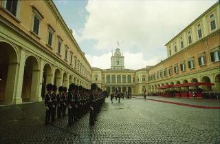 Cerimonia del cambio di denominazione del Comando carabinieri guardie del Presidente della Repubblica in "Reggimento Carabinieri Guardie della Repubblica" e deposizione di una corona d'alloro, da parte del Presidente della Repubblica, sulla Tomba del Milite Ignoto