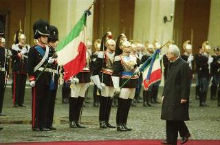 Cerimonia del cambio di denominazione del Comando carabinieri guardie del Presidente della Repubblica in "Reggimento Carabinieri Guardie della Repubblica" e deposizione di una corona d'alloro, da parte del Presidente della Repubblica, sulla Tomba del Milite Ignoto