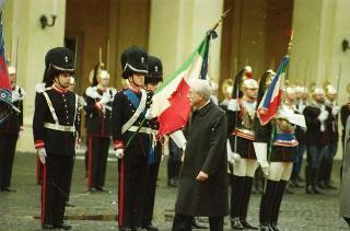 Cerimonia del cambio di denominazione del Comando carabinieri guardie del Presidente della Repubblica in "Reggimento Carabinieri Guardie della Repubblica" e deposizione di una corona d'alloro, da parte del Presidente della Repubblica, sulla Tomba del Milite Ignoto