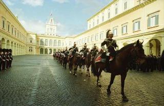 Cerimonia del cambio di denominazione del Comando carabinieri guardie del Presidente della Repubblica in "Reggimento Carabinieri Guardie della Repubblica" e deposizione di una corona d'alloro, da parte del Presidente della Repubblica, sulla Tomba del Milite Ignoto